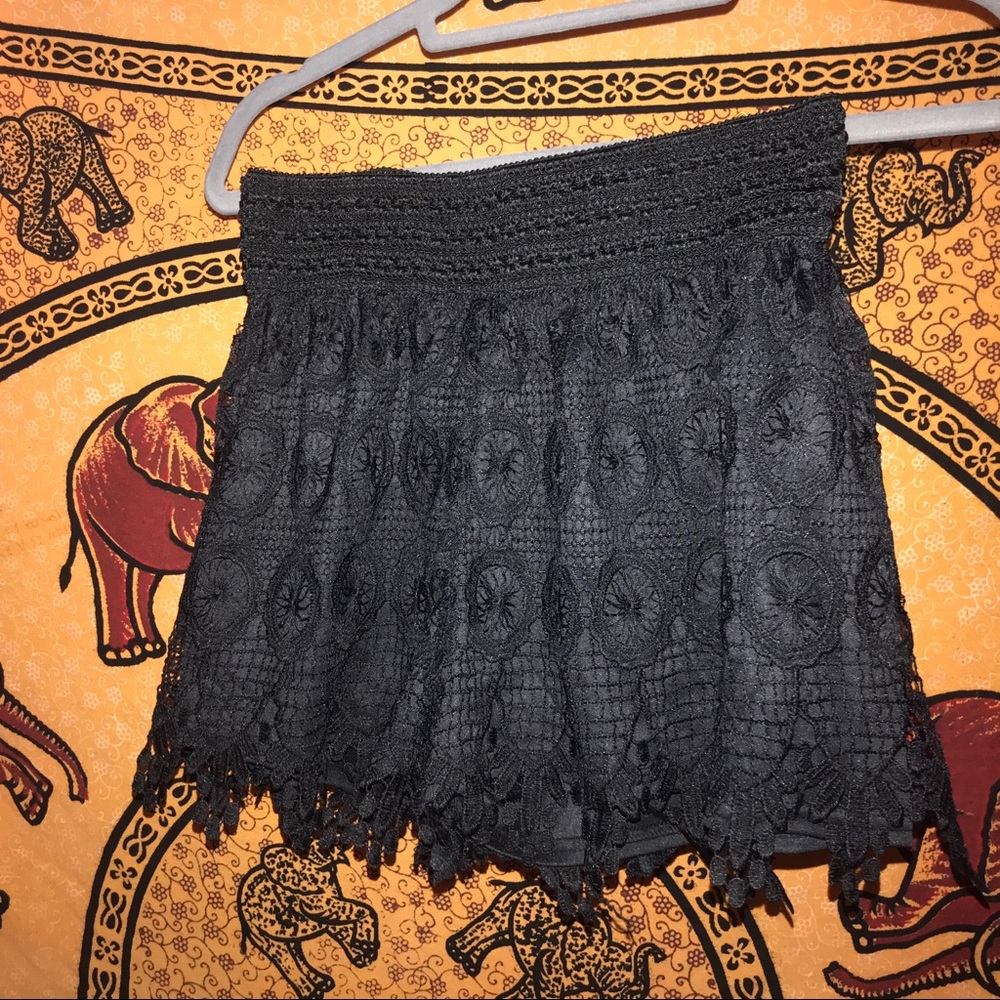 CROCHET BLACK SUMMER SHORTS